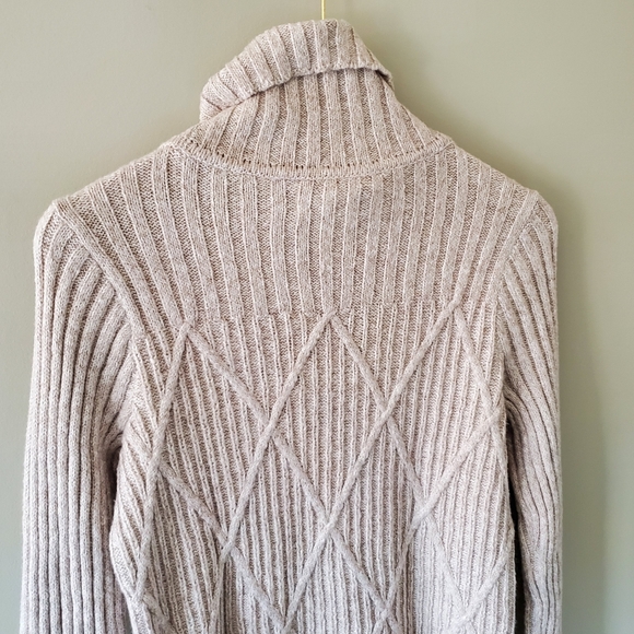 NWOT Hollister L Normcore Cabincore Neutral Cozy Cable Knit Turtleneck Sweater - Picture 9 of 11